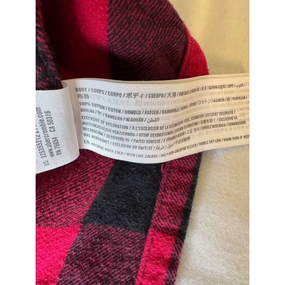 Hollister Mens Red Black Buffalo Plaid Flannel Shirt Small Lumberjack Cabin Cozy - Picture 6 of 11